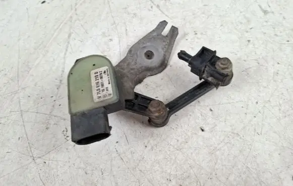 Audi Q7 4L Headlight/headlamp level sensor 4E0907503C
