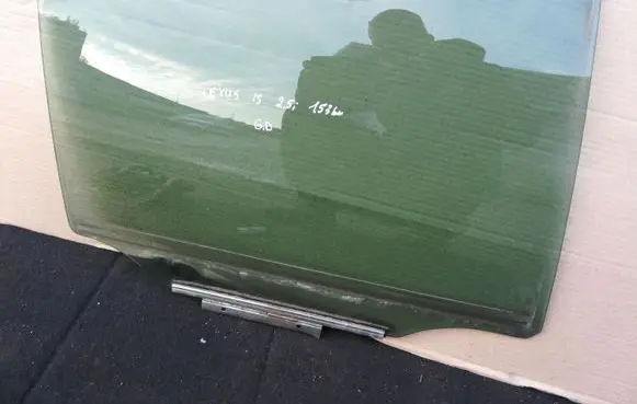 Lexus IS 220D-250-350 Rear door window glass