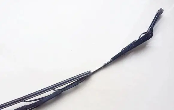 Opel Vectra B Front wiper blade arm 90504175