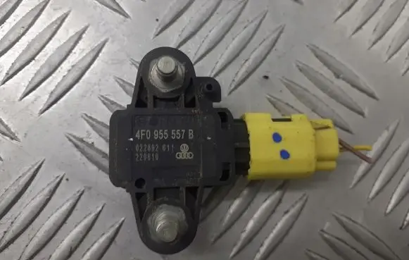 Audi A6 S6 C6 4F Airbag deployment crash/impact sensor 4F0955557B