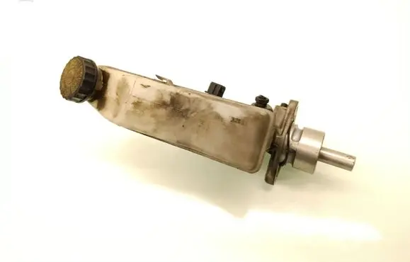 Master brake cylinder