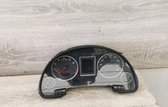 Audi A4 S4 B5 8D Speedometer (instrument cluster) 8E0920900H