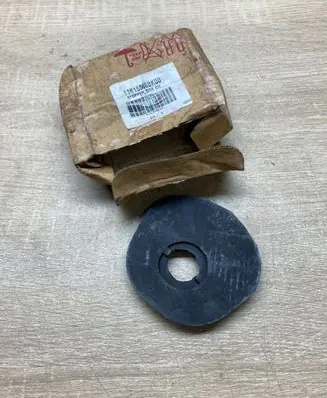 Suzuki Alto Engine mount bracket 11615M68K00