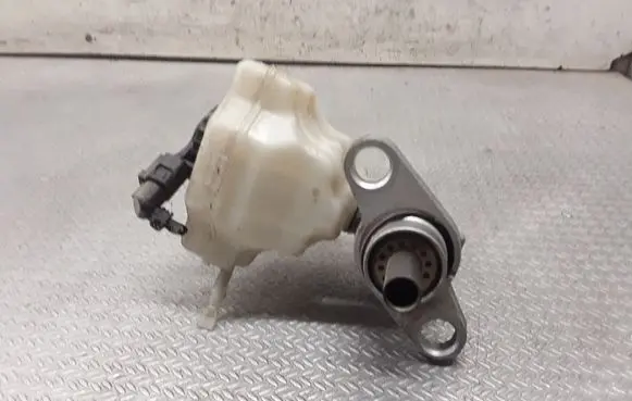 Audi Q7 4L Master brake cylinder 03350887621