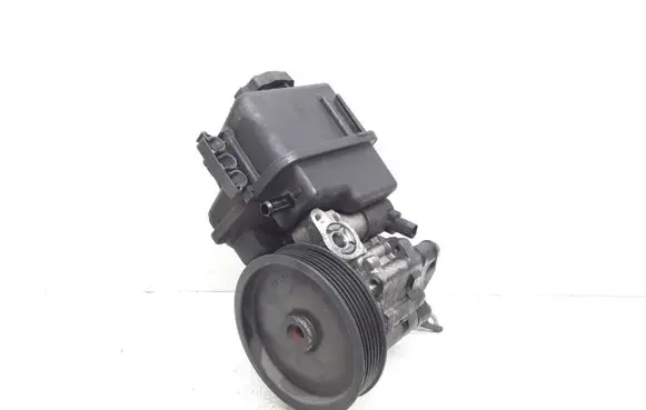 Mercedes-Benz C W204 Power steering pump A0064661501
