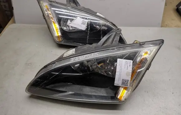 Ford Focus Headlights/headlamps set 4M5113W029KE