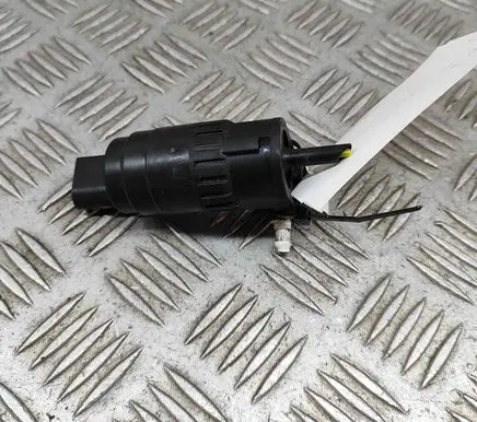 Skoda Scala Windscreen/windshield washer pump 1K6955651