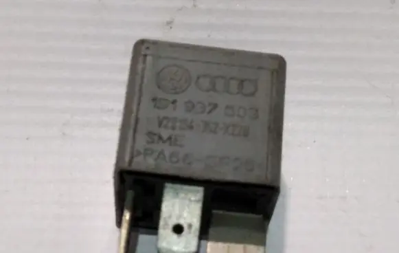 Volkswagen Golf III Other relay 191937503