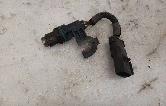 Chrysler Town u0026 Country IV Camshaft position sensor 4686353