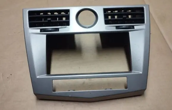Chrysler Sebring (JS) Dash center air vent grill 1000470REVG