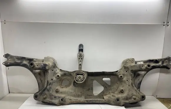Volkswagen Jetta VI Rear subframe 134162319 5C0199369E