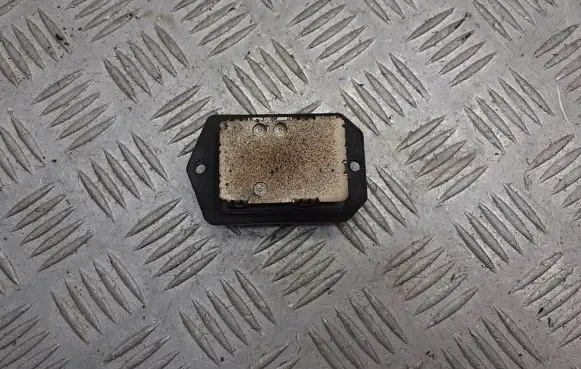 Toyota Yaris Verso Heater blower fan relay BRAK