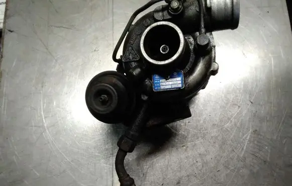 Volkswagen Transporter - Caravelle T4 Turbo 028145703E 925452847
