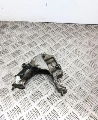 Citroen C4 I Engine mounting bracket 9635969880