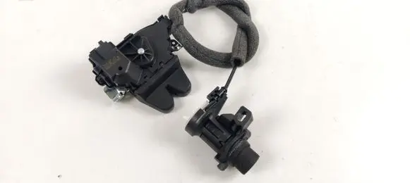Mercedes-Benz E W212 Tailgate/trunk/boot lock/catch/latch A2047500485