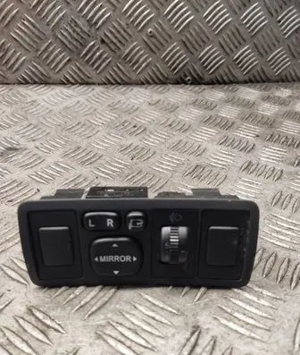Wing mirror switch
