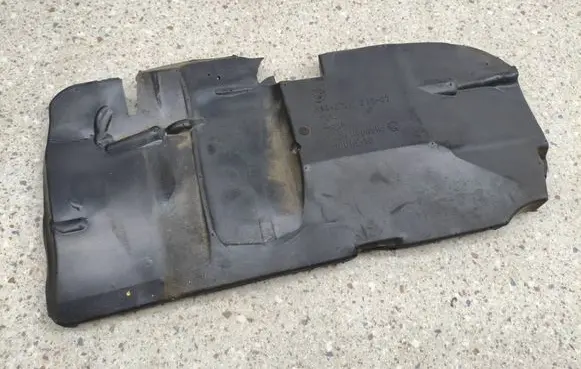 BMW 5 GT F07 Heat shield in engine bay 8512278 668510