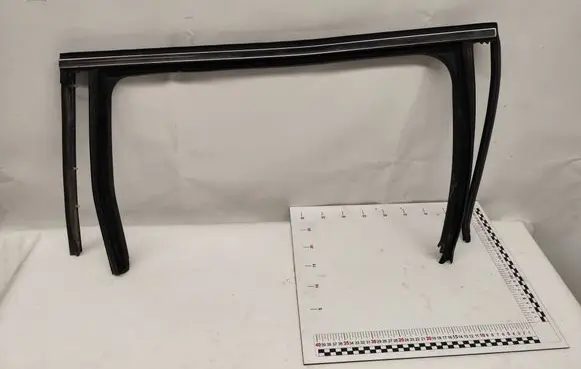 Volkswagen PASSAT B6 Rear door window/glass frame 3C9839432C