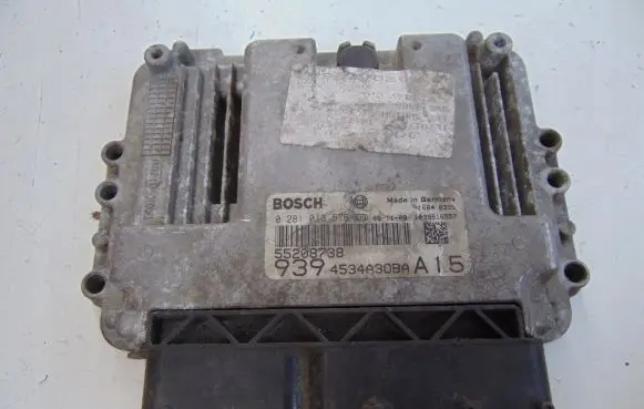 Alfa Romeo 159 Engine control unit/module 55208738
