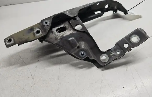 Opel Astra H Headlight/headlamp mounting bracket 13237140