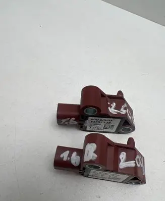 Volvo V50 Airbag deployment crash/impact sensor 30737138