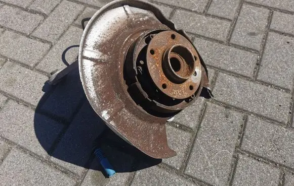 BMW 5 E60 E61 Rear wheel hub