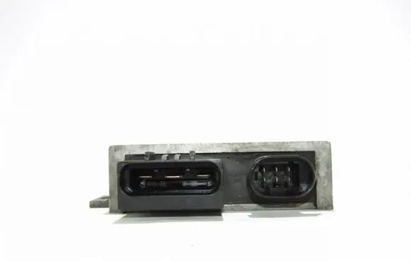 Renault Megane I Glow plug pre-heat relay 7700111525