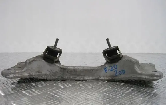 BMW 2 Active Tourer U06 Gearbox mounting bracket 6796607