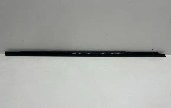 Mercedes-Benz E W214 Front door rubber seal A2147201000