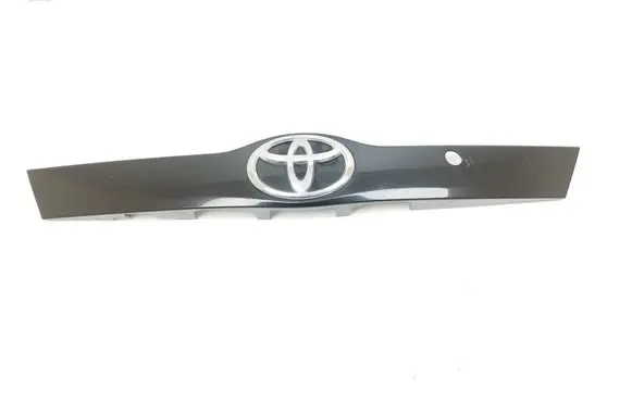 Trunk door license plate light bar