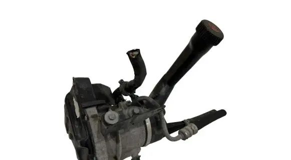Peugeot 308 Power steering pump 9684979180 A0015321
