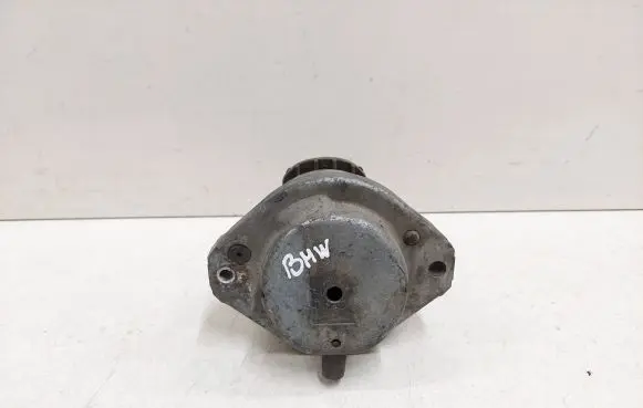 BMW 5 E60 E61 Engine mount bracket 6761092 676109204 586312F
