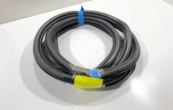 Audi Q7 4L Front door rubber seal 4L0831721