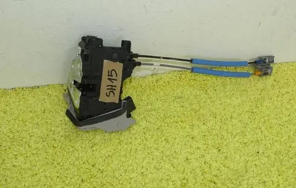 Hyundai Kona I Front door lock 81320-J9010