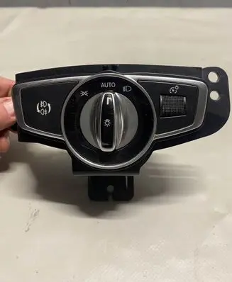 Mercedes-Benz X-class W470 Light switch A4709051700