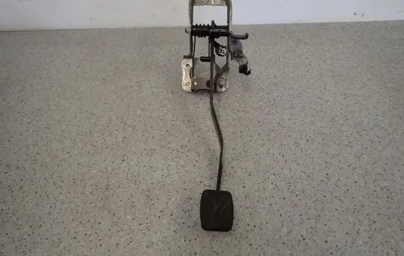 Suzuki Swift II Pedal assembly 