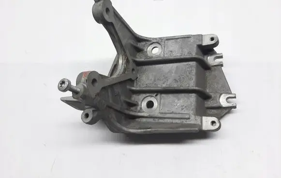 Audi Q7 4L Fuel pump bracket 057130147R