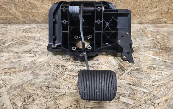 Jaguar XK - XKR Brake pedal 8W832450CD 8W832467A