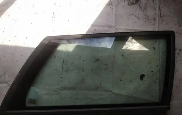 Volkswagen PASSAT B4 Rear side window as2