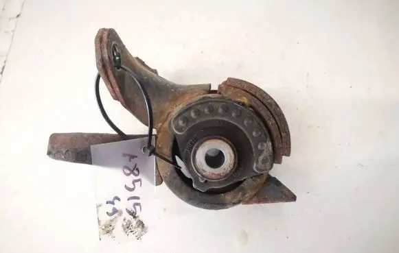 Mazda 6 Engine mount bracket