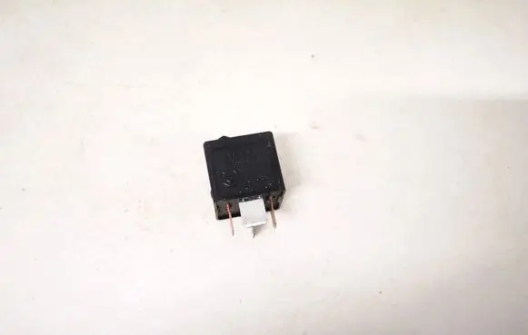 BMW 5 E60 E61 Other relay 61366901469 v23136-j6-x48