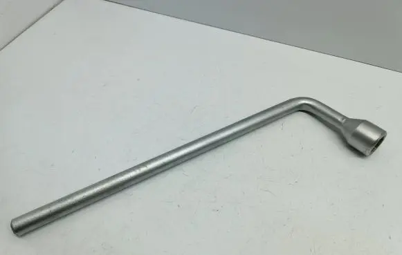 Mercedes-Benz C W203 Wheel nut wrench 1205810246 A1205810246