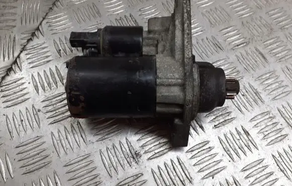 Volkswagen Polo Starter motor 0001120400