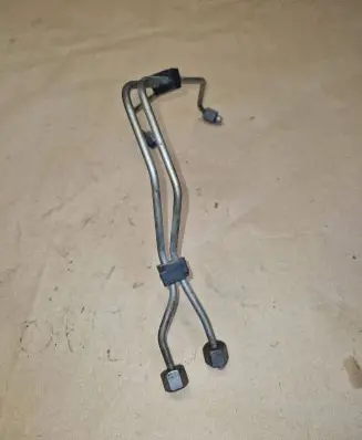 Suzuki SX4 Fuel injector supply line/pipe 