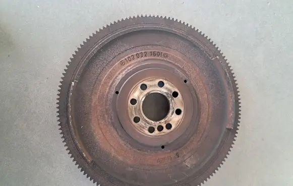 Mercedes-Benz E W124 Flywheel 1020321601