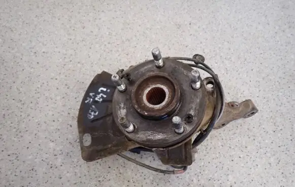 Hyundai i40 Front wheel hub spindle knuckle
