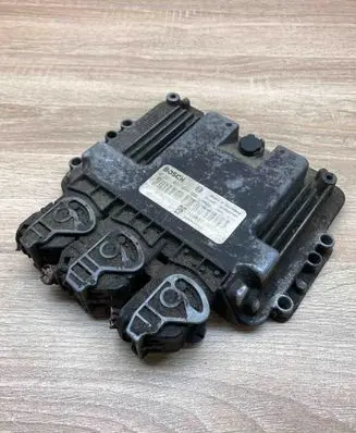 Nissan Primera Engine control unit/module ECU 23710AW38A 0281011644