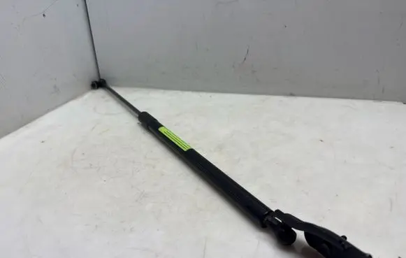 Subaru XV II Tailgate strut 