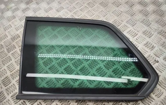 Volkswagen Golf VII Rear side window