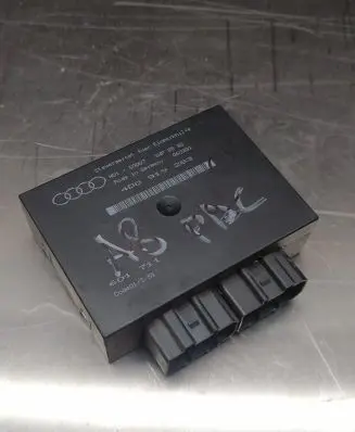 Audi A8 S8 D2 4D Parking PDC control unit/module 4D0919283
